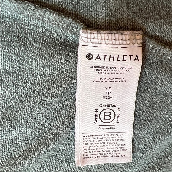 Athleta Pranayama Restore Wrap - Picture 4 of 5